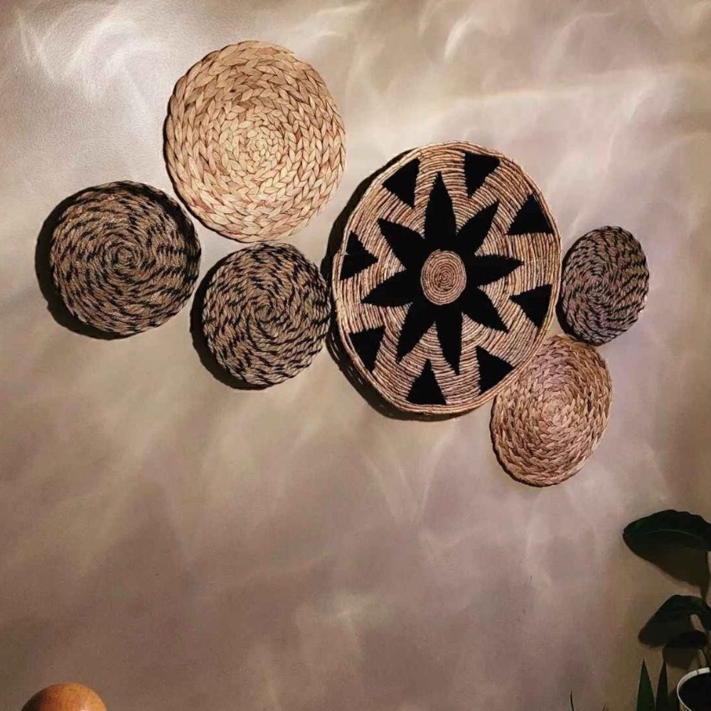 Pair (2) of water hyacinth straw natural material placemats chargers wall decor - Picture 2 of 6